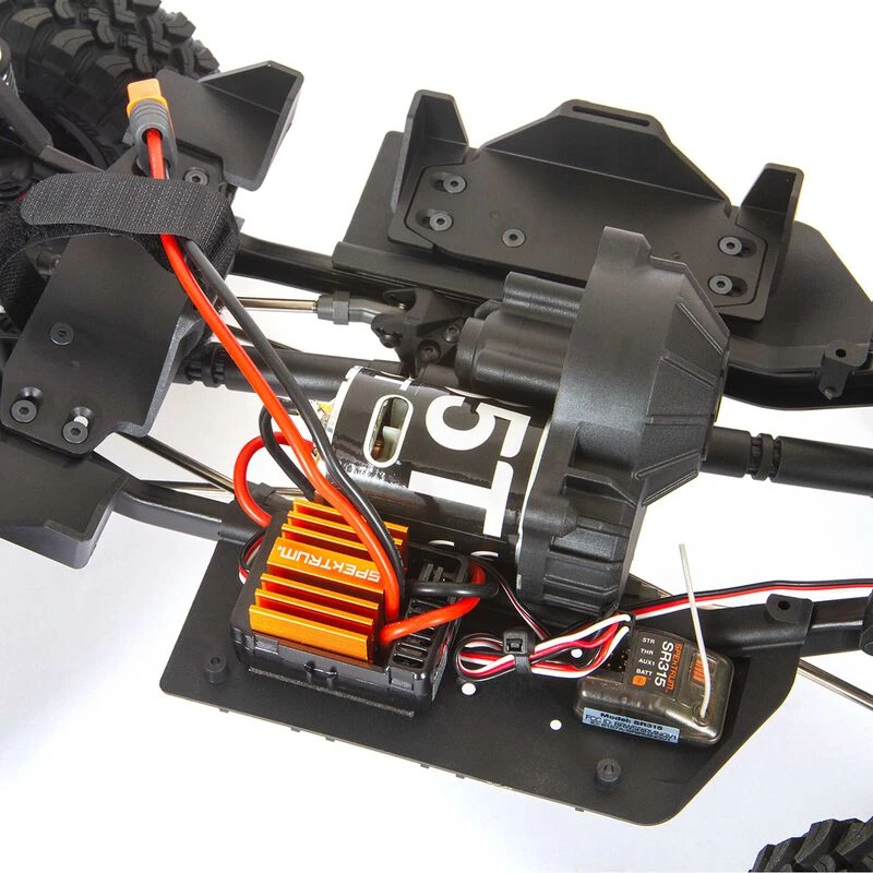 Axial 1/10 SCX10 III Base Camp 4WD Rock Crawler Brushed RTR - Green - Image 12