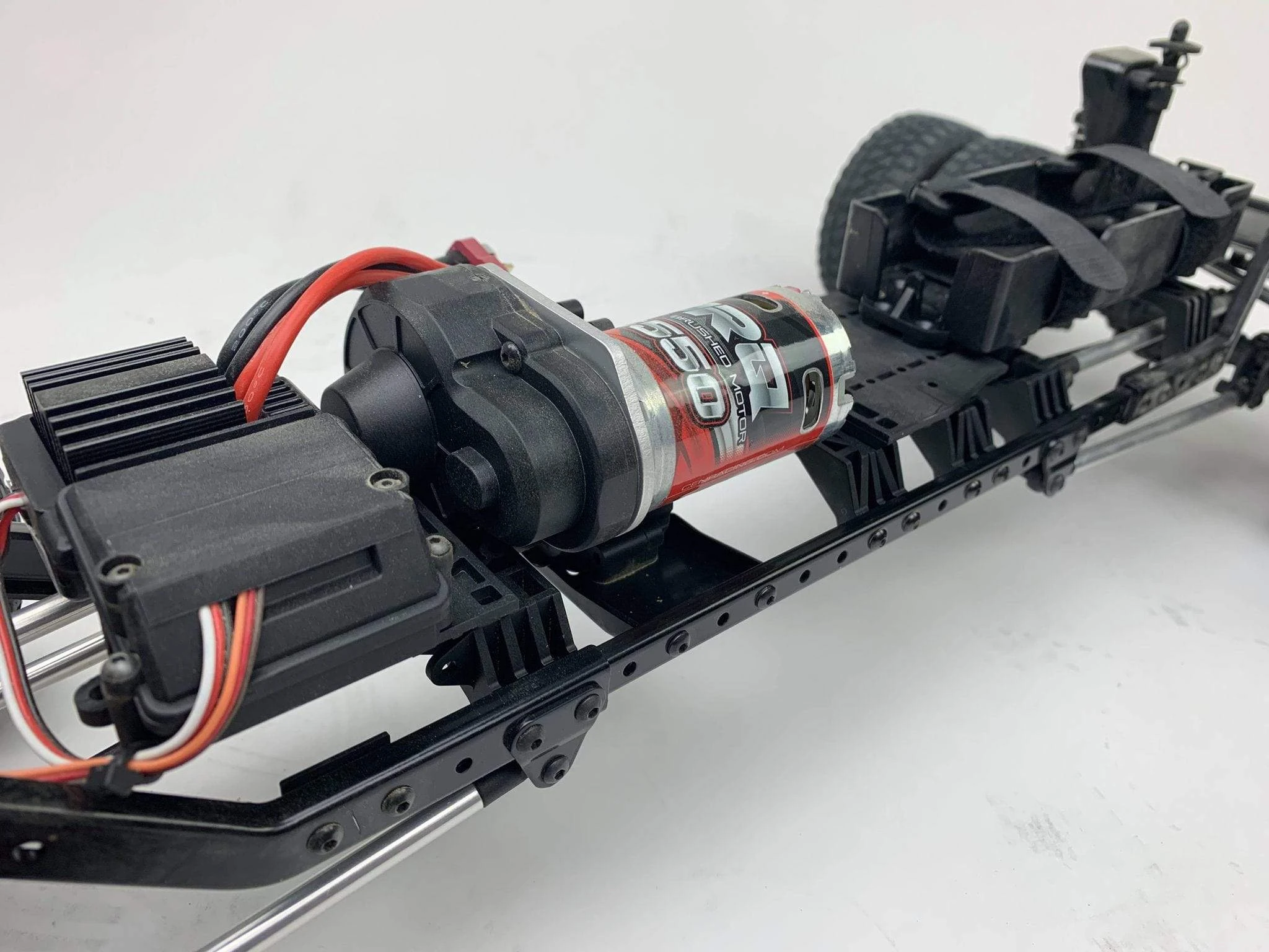 8981 FORD F450 SD 1/10 4WD RTR (Grey Titanium) Custom Truck DL-Series - Image 9